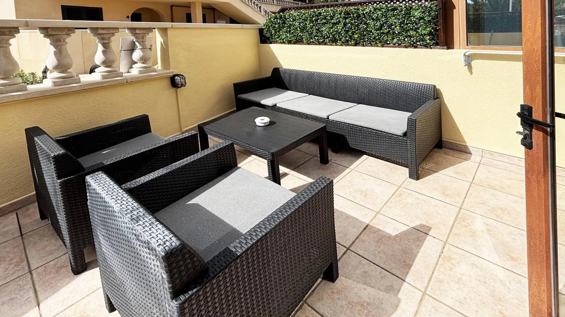 קוסטה דל סילנסיו Los Azahares Apartment ספרד
